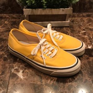 Women’s authentic vans